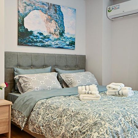 Charming Apartment With A Sea View Terrace Pireus Exteriér fotografie