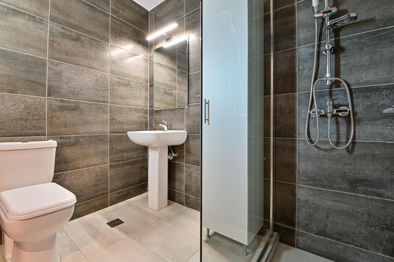 Charming Apartment With A Sea View Terrace Pireus Exteriér fotografie
